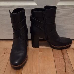 Naturalizer Women's Size 9.5 Black Ankle Boots